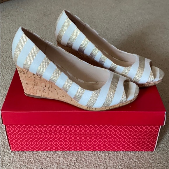 White & Gold Wedges - Picture 1 of 7